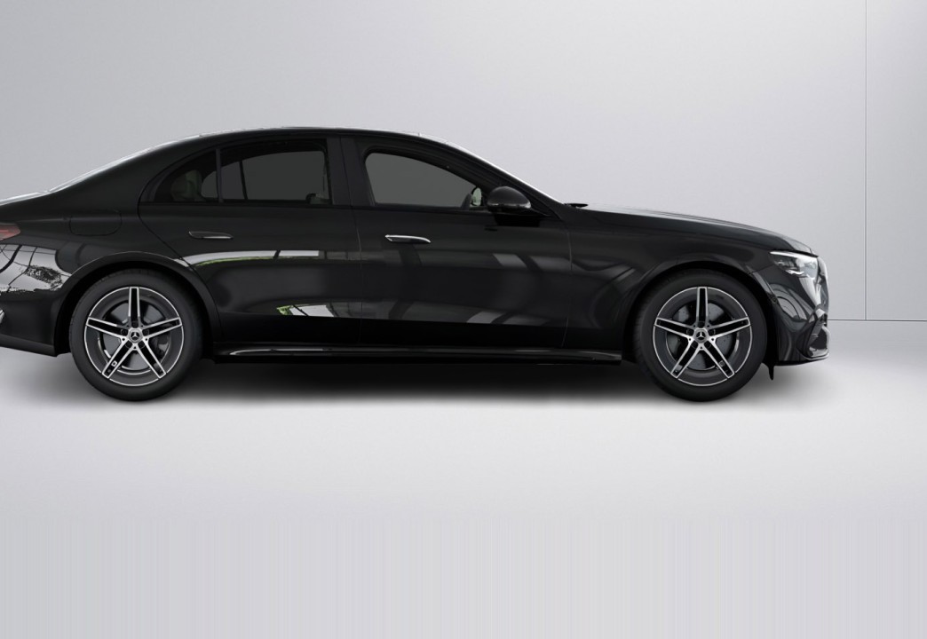 Mercedes-Benz E 300de 4MATIC AMG Line (3)
