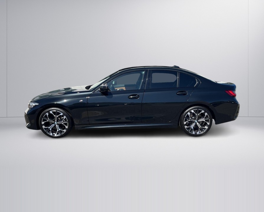 BMW Seria 3 320d M-Sport (2)