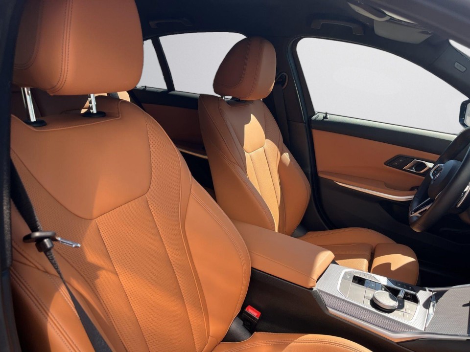 BMW Seria 3 320d M-Sport - foto 7