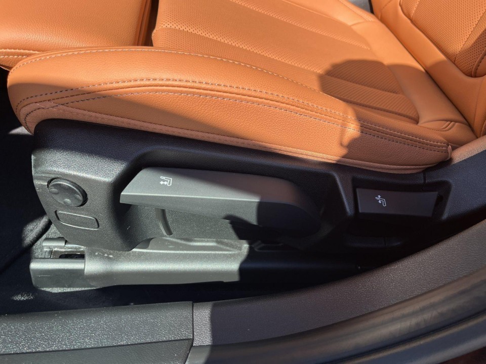 BMW Seria 3 320d M-Sport - foto 11
