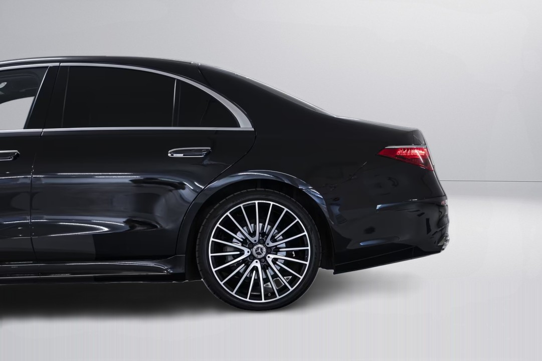 Mercedes-Benz S 400d 4MATIC AMG - foto 27