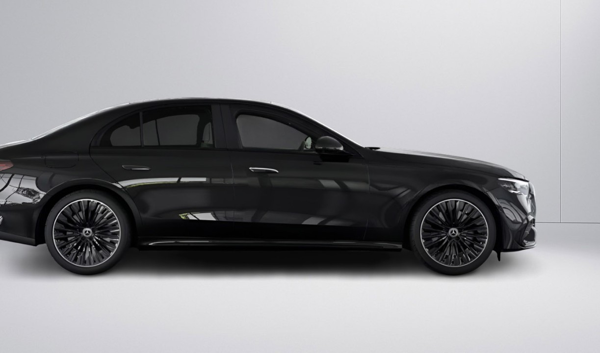 Mercedes-Benz E 300de 4MATIC AMG Line (3)