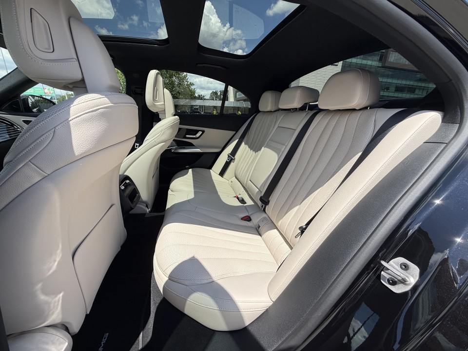 Mercedes-Benz E 300de 4MATIC AMG Line - foto 13