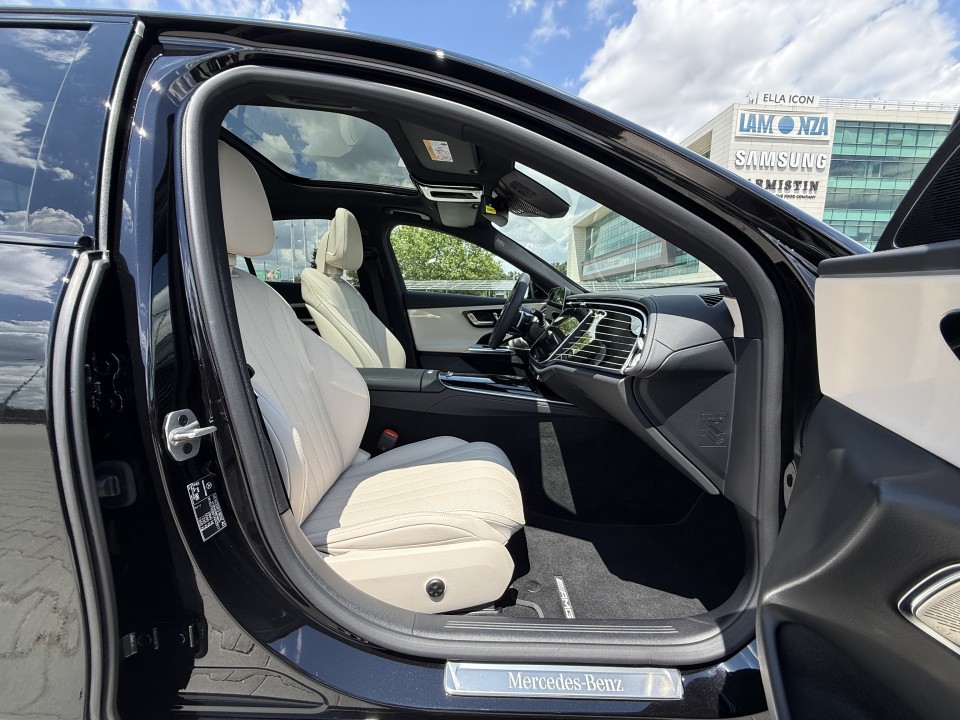 Mercedes-Benz E 300de 4MATIC AMG Line - foto 15