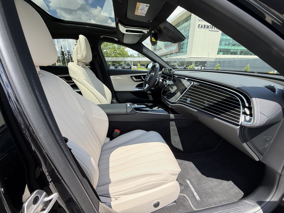 Mercedes-Benz E 300de 4MATIC AMG Line - foto 17