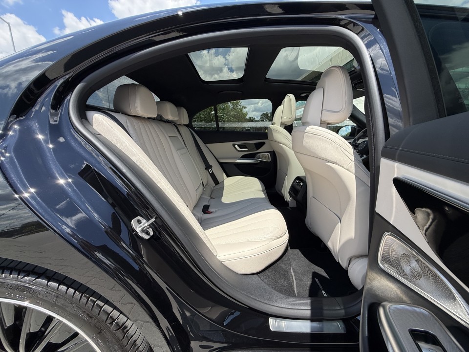 Mercedes-Benz E 300de 4MATIC AMG Line - foto 18