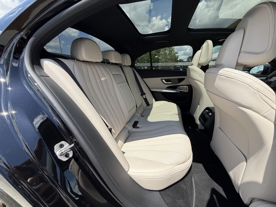 Mercedes-Benz E 300de 4MATIC AMG Line - foto 19