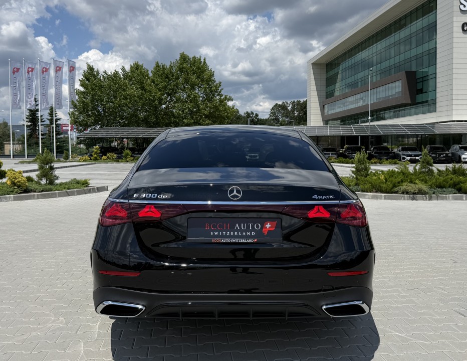 Mercedes-Benz E 300de 4MATIC AMG Line (4)