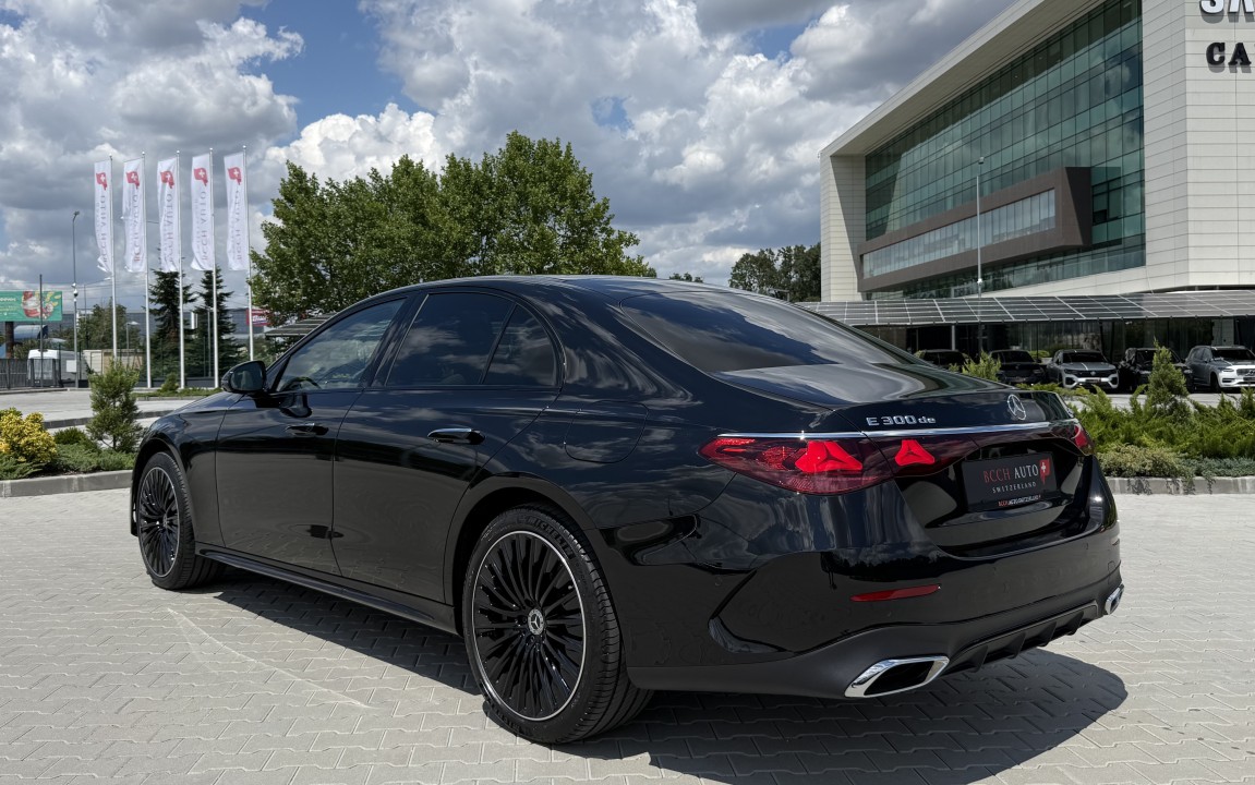 Mercedes-Benz E 300de 4MATIC AMG Line (5)