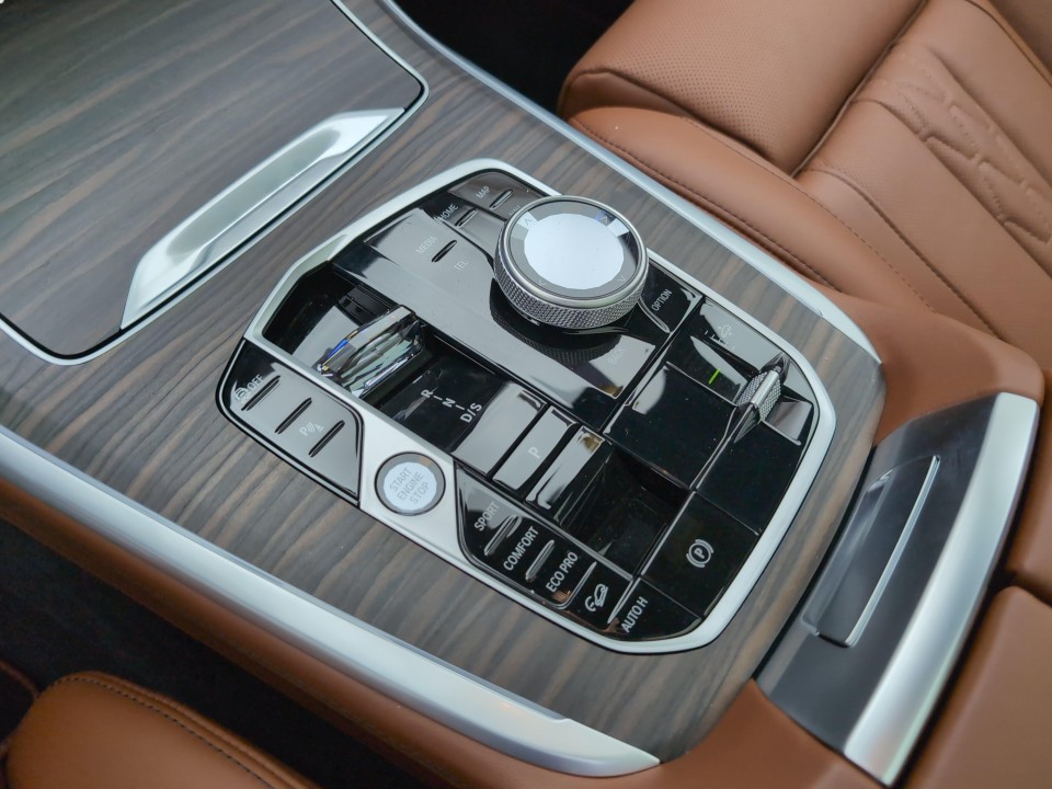 BMW X7 xDrive40i M-Sport - foto 8