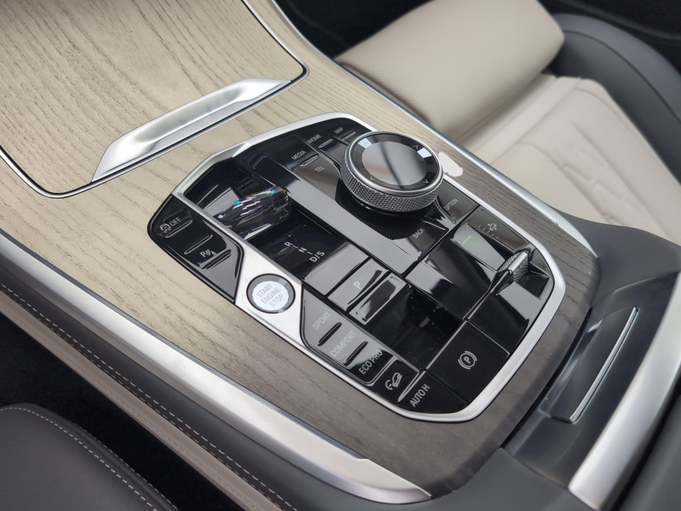 BMW X7 xDrive40i M-Sport - foto 9
