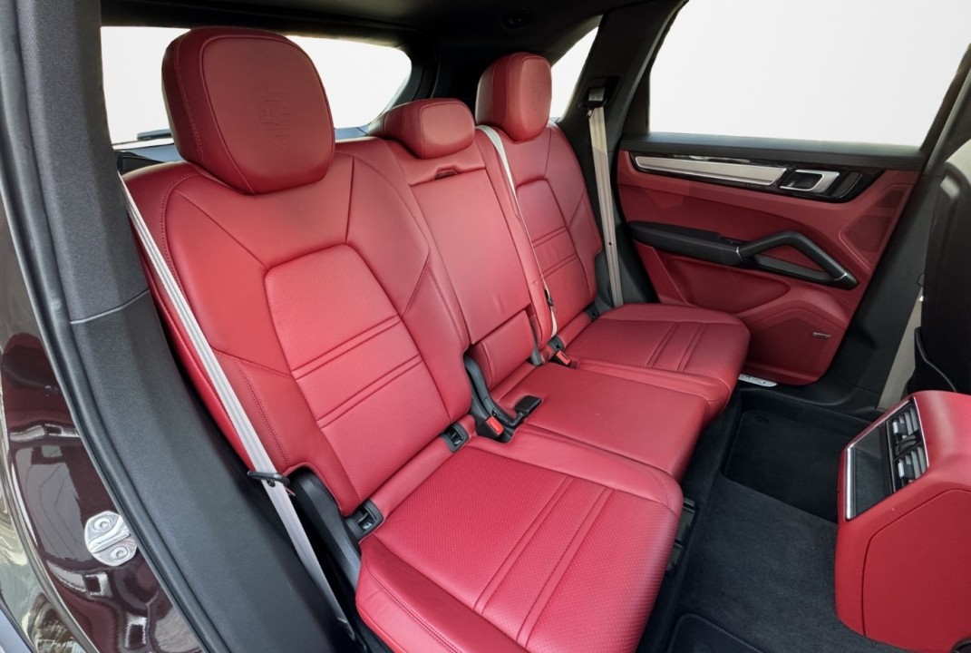 Porsche Cayenne S Platinum Edition - foto 11
