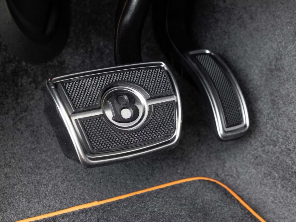 Bentley Bentayga S Black Edition - foto 22