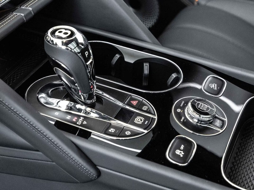 Bentley Bentayga S Black Edition - foto 13