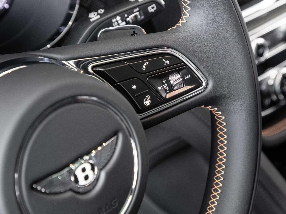 Bentley Bentayga S Black Edition - foto 12