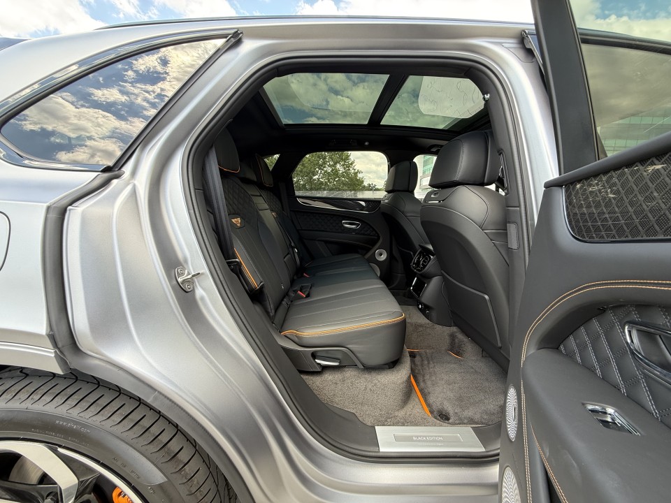 Bentley Bentayga S Black Edition - foto 17