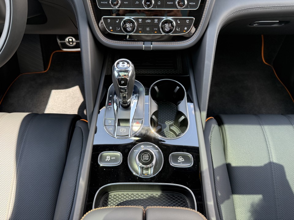 Bentley Bentayga S Black Edition - foto 24