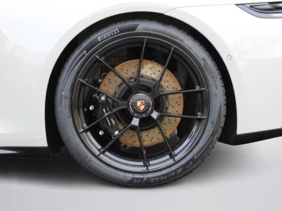 Porsche 911 Carrera 4 GTS - foto 30