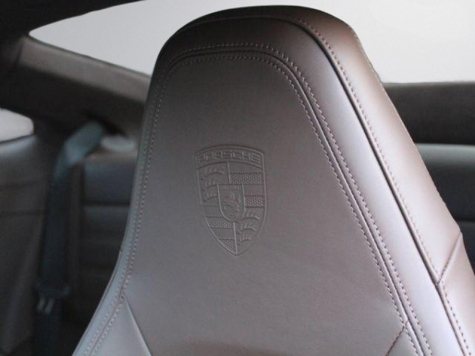Porsche 911 Carrera 4 GTS - foto 17