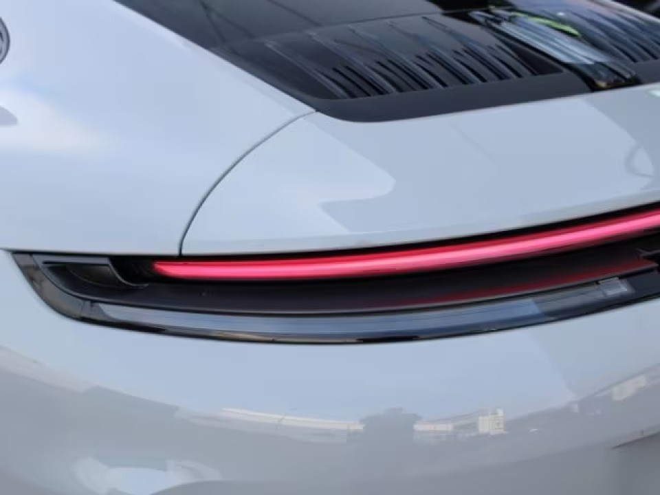 Porsche 911 Carrera 4 GTS - foto 26
