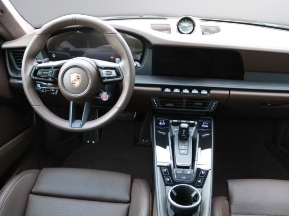 Porsche 911 Carrera 4 GTS - foto 10