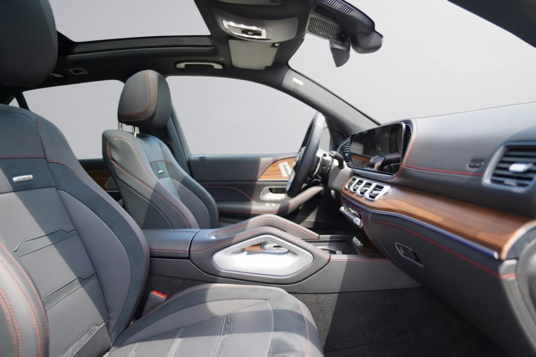Mercedes-Benz GLE AMG 53 4MATIC+ - foto 8