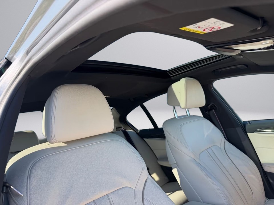 BMW Seria 5 530d M-Sport - foto 27