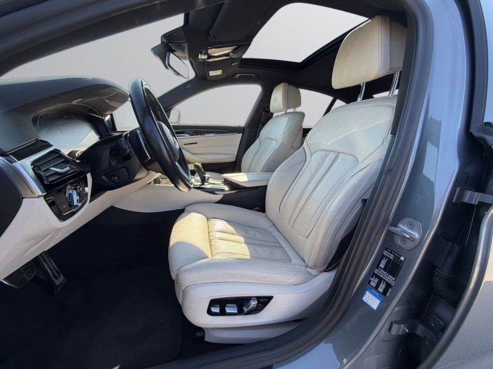 BMW Seria 5 530d M-Sport - foto 14
