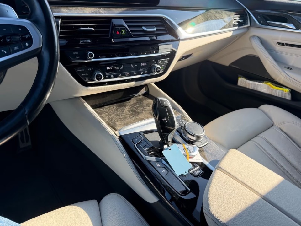 BMW Seria 5 530d M-Sport - foto 18