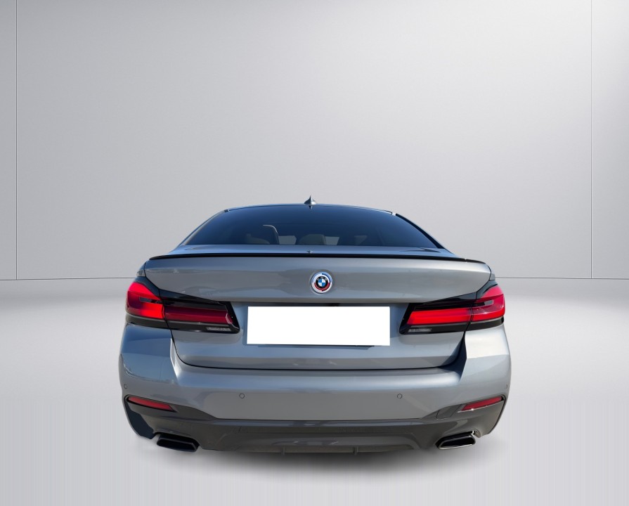 BMW Seria 5 530d M-Sport (4)