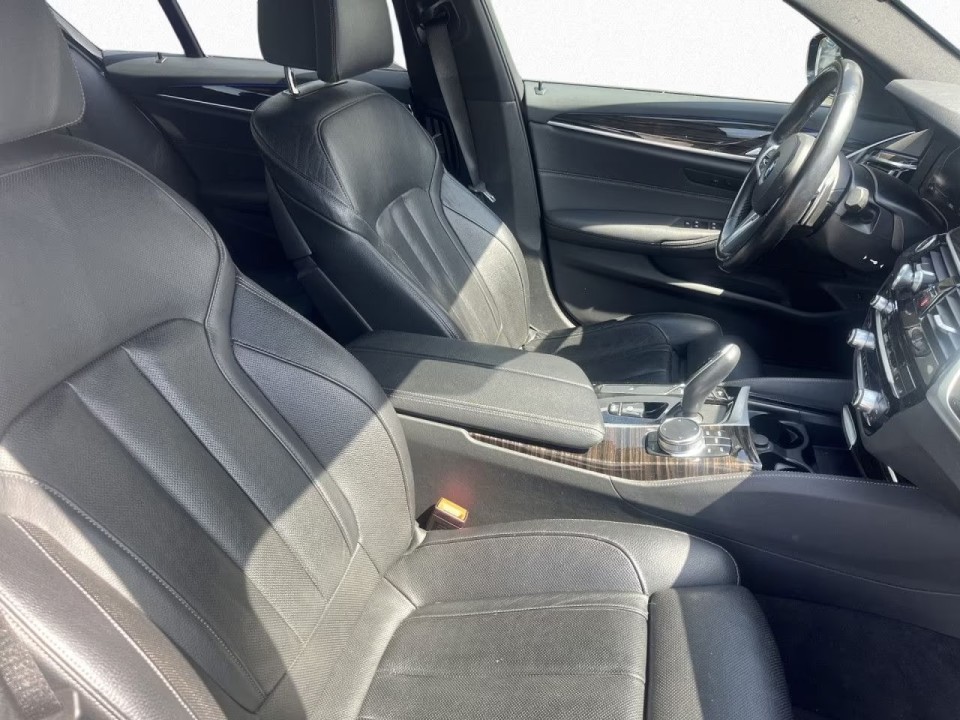 BMW Seria 5 530d M-Sport - foto 9
