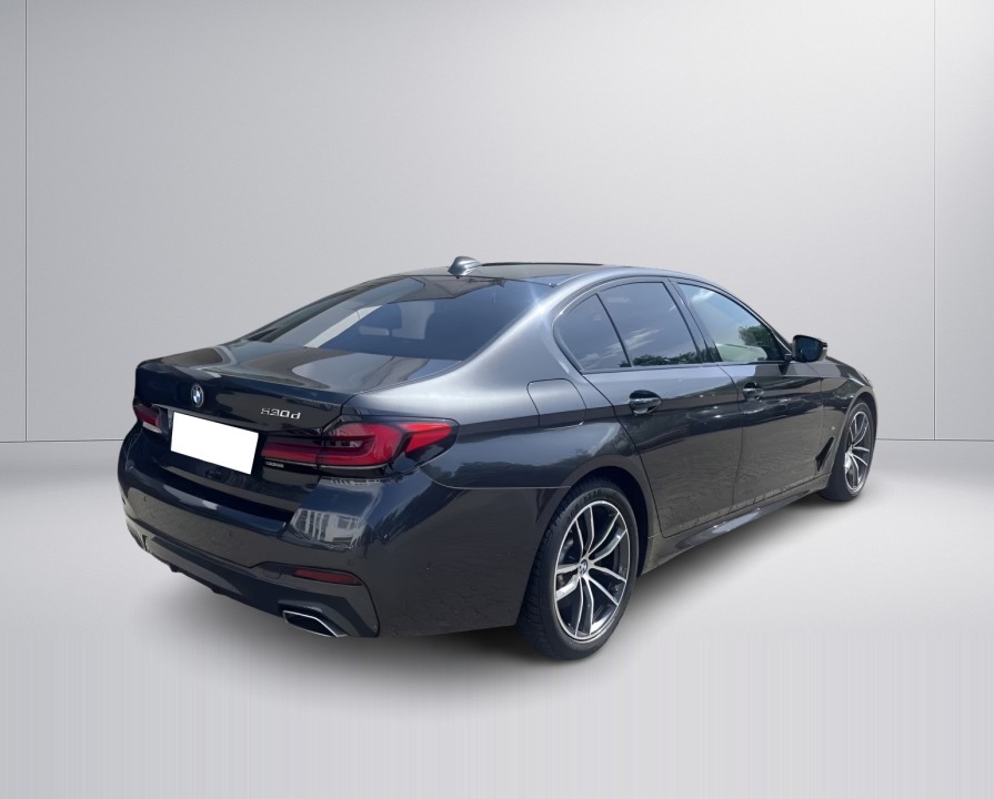 BMW Seria 5 530d M-Sport (4)