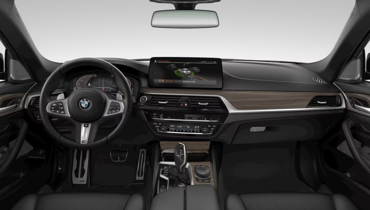 BMW Seria 5 530d xDrive M-Sport (3)