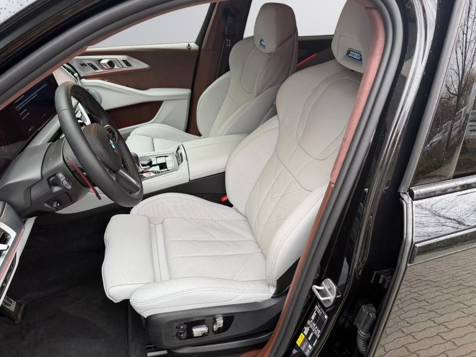 BMW XM 50e - foto 13