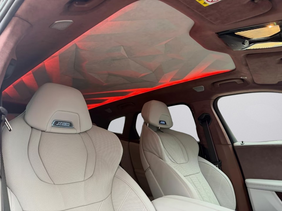 BMW XM 50e - foto 26