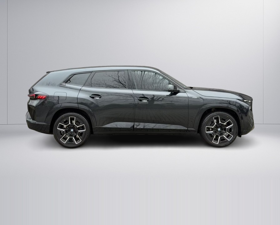 BMW XM 50e (2)