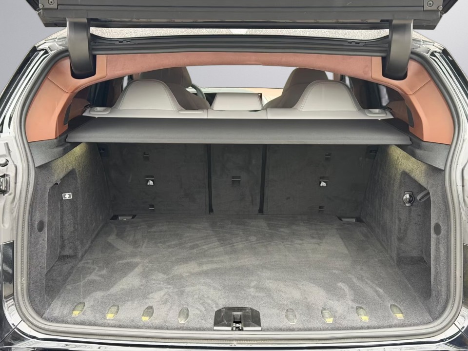BMW XM 50e - foto 38