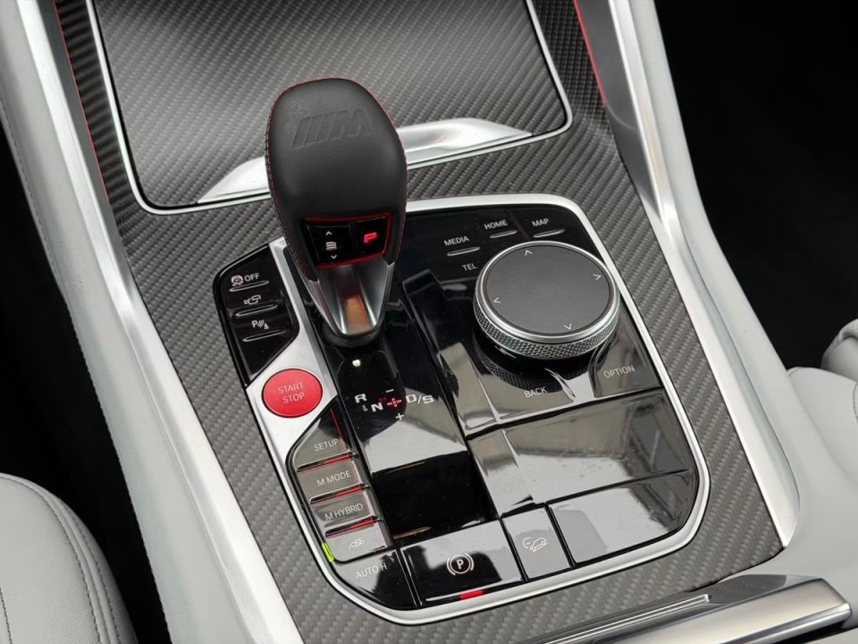 BMW XM 50e - foto 18