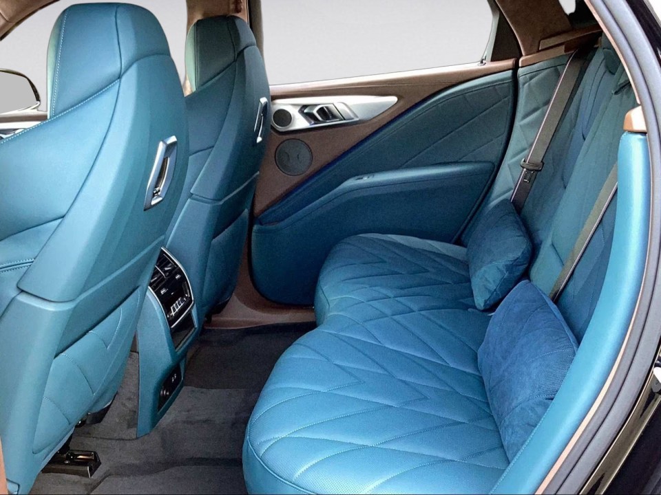 BMW XM 50e - foto 8