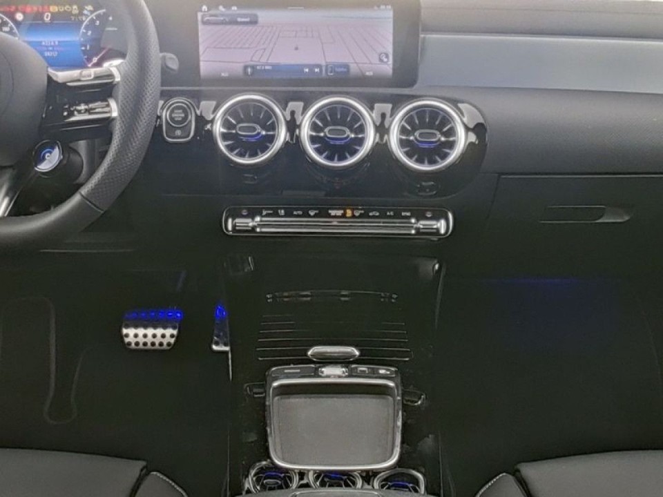 Mercedes-Benz A 35 AMG 4MATIC - foto 9