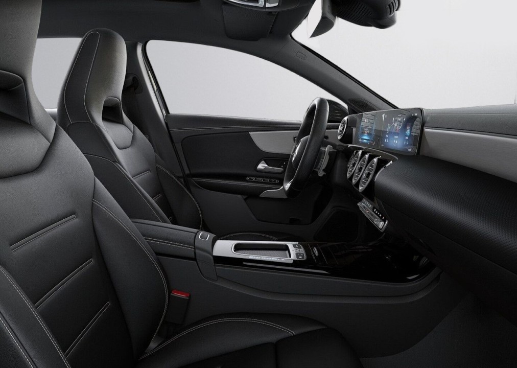 Mercedes-Benz A 35 AMG 4MATIC (5)
