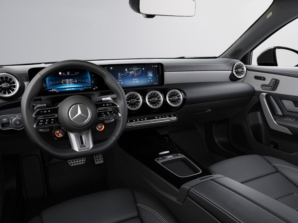 Mercedes-Benz A 35 AMG 4MATIC (4)