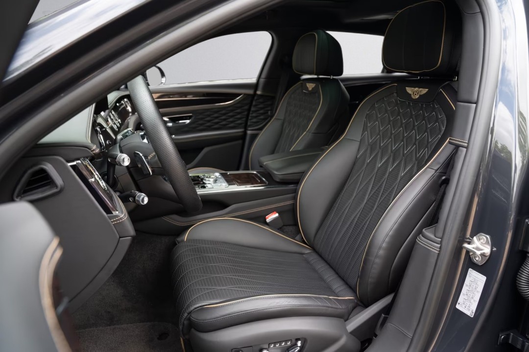 Bentley Flying Spur W12 Mulliner - foto 13
