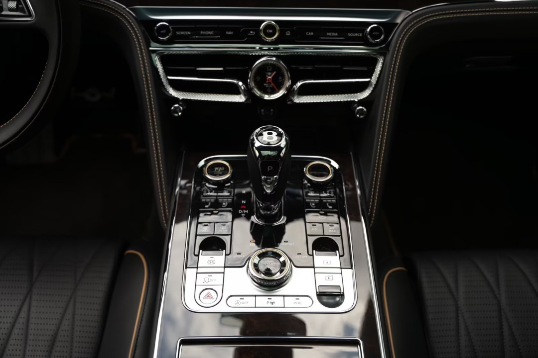 Bentley Flying Spur W12 Mulliner - foto 14