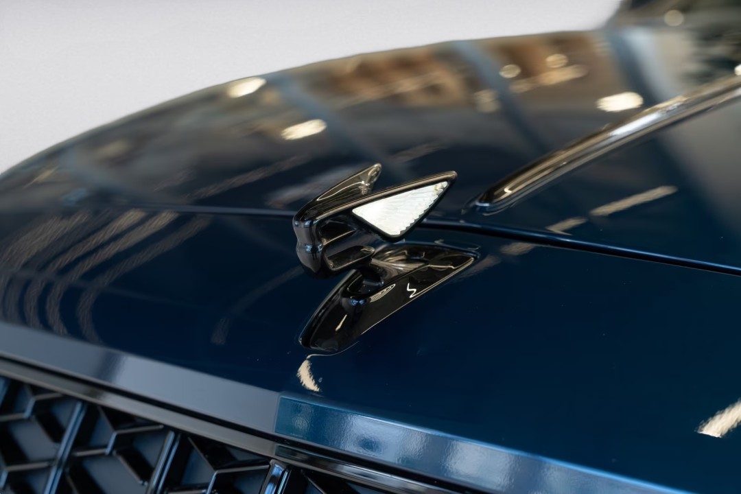 Bentley Flying Spur Azure V8 Hybrid - foto 24