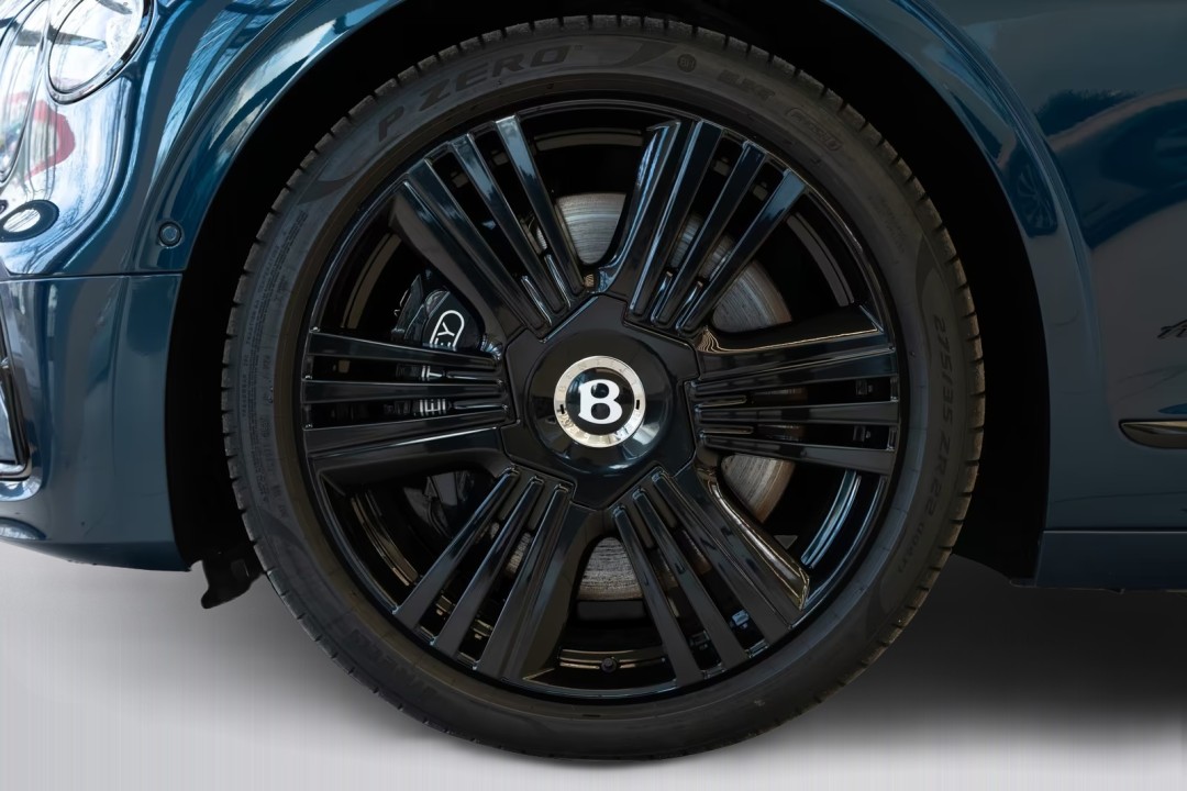 Bentley Flying Spur Azure V8 Hybrid - foto 27