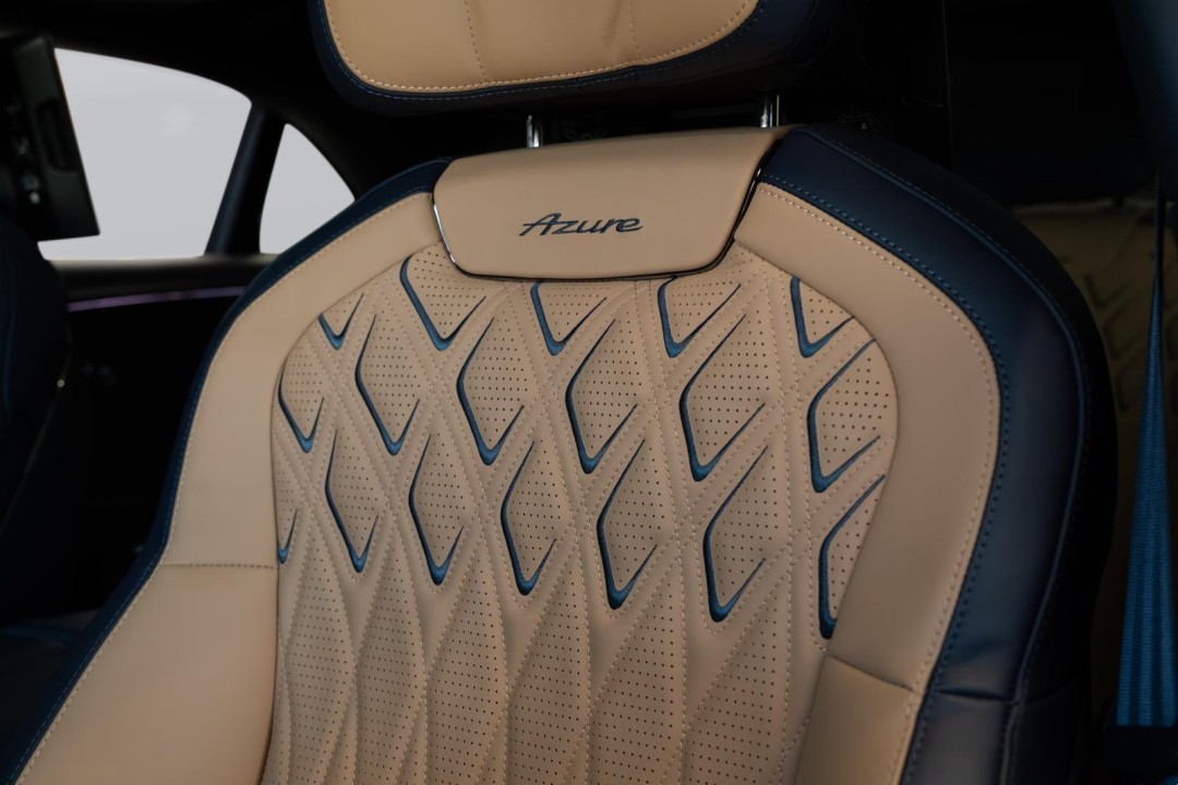 Bentley Flying Spur Azure V8 Hybrid - foto 19