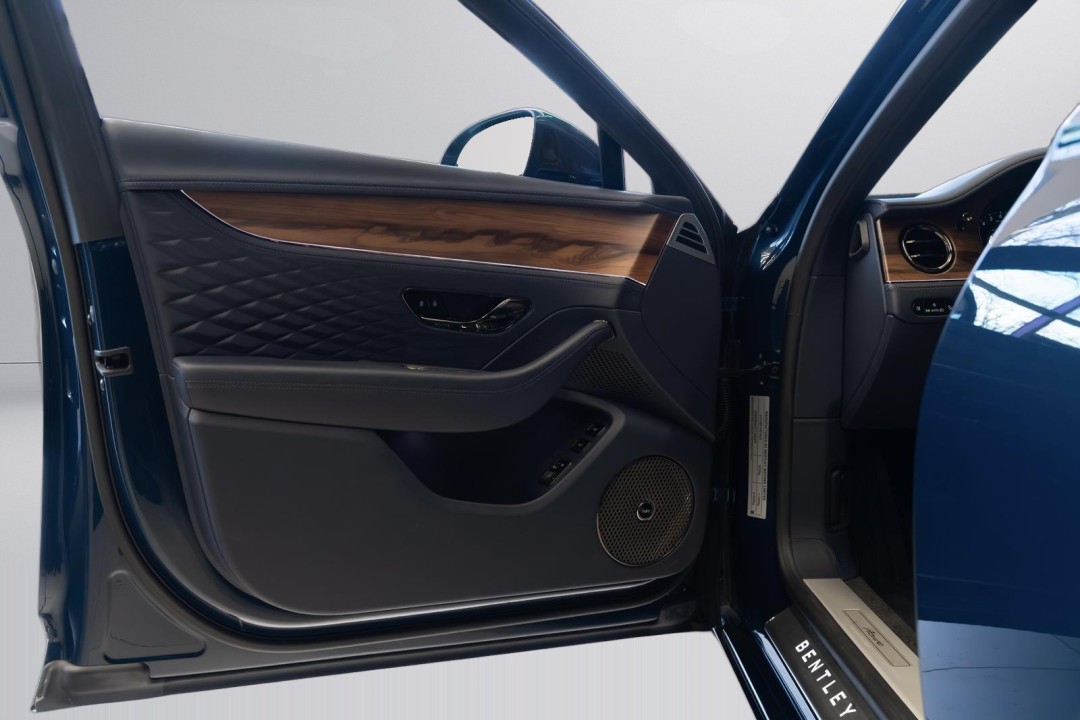 Bentley Flying Spur Azure V8 Hybrid - foto 21