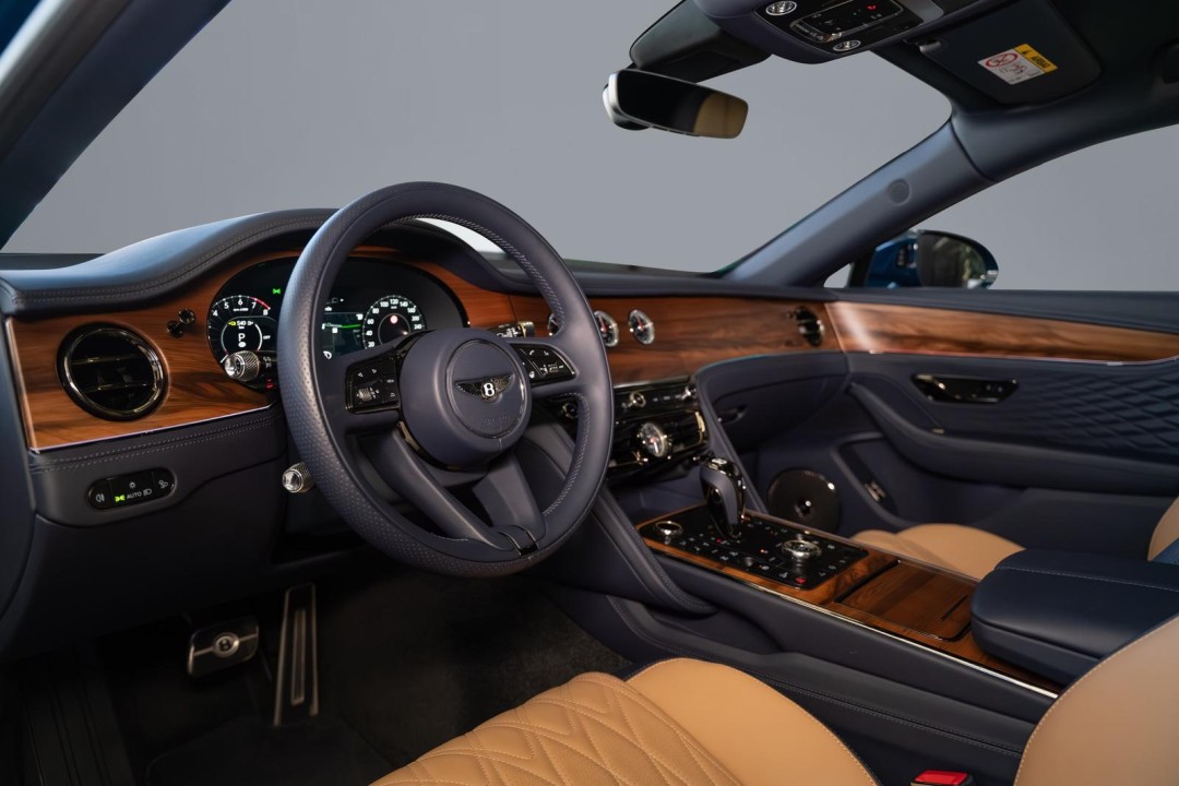 Bentley Flying Spur Azure V8 Hybrid - foto 8
