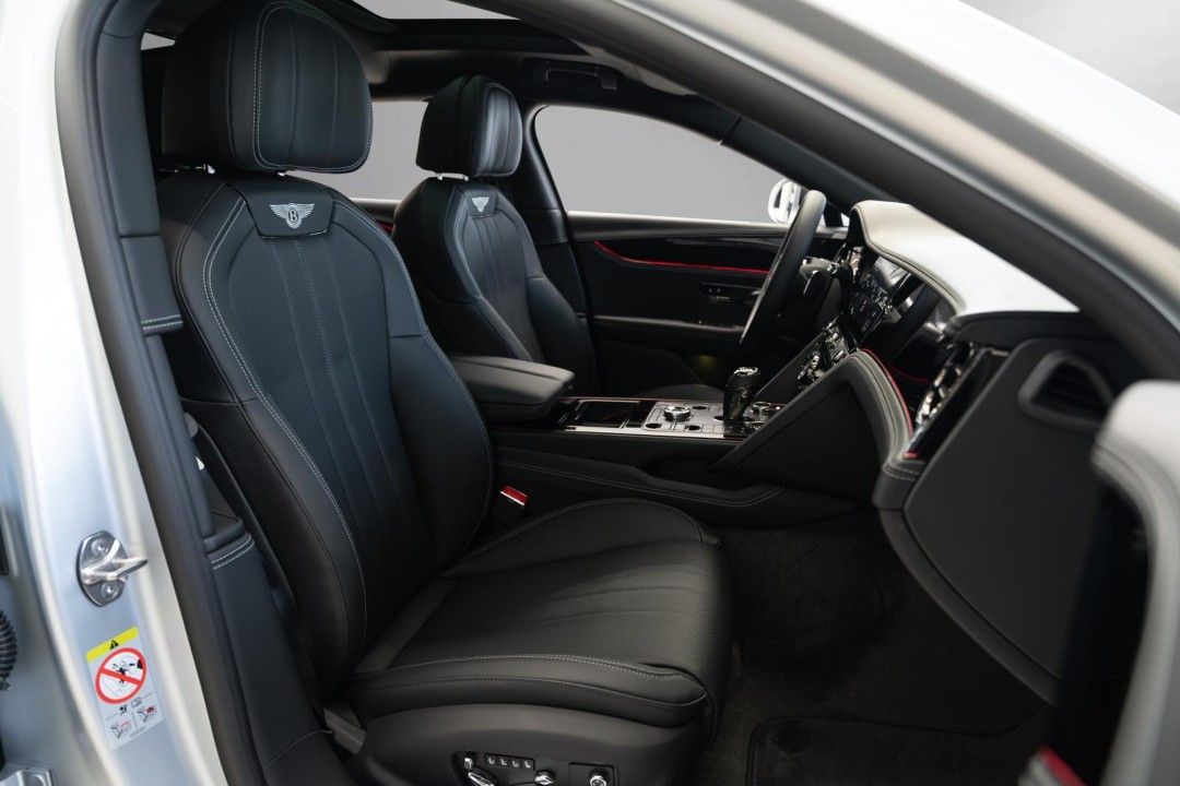 Bentley Flying Spur V8 Hybrid - foto 10